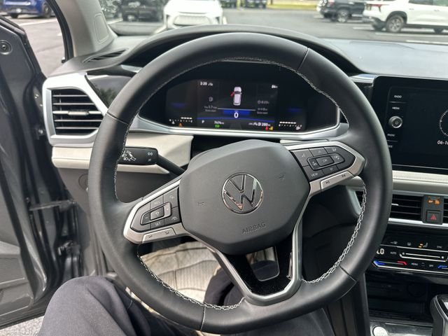 Used 2025 Gray Volkswagen 1.5T SE image 13