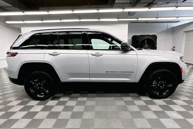 2024 Jeep Grand Cherokee Altitude - Photo 15