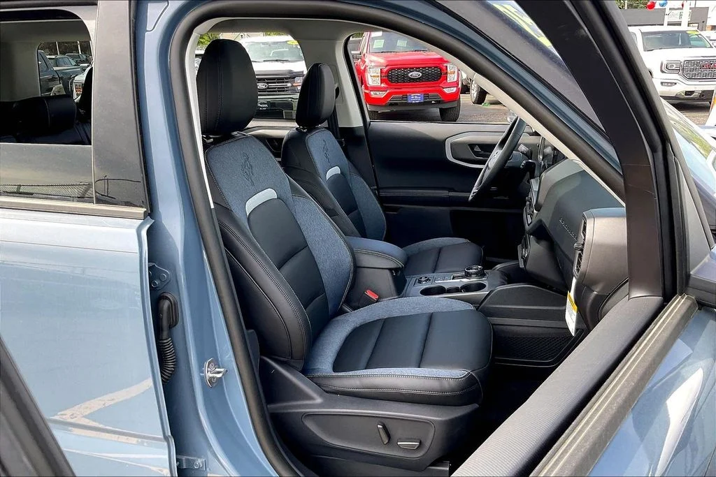 New 2025 Azure Gray Metallic Tri-Coat Ford Outer Banks® image 6