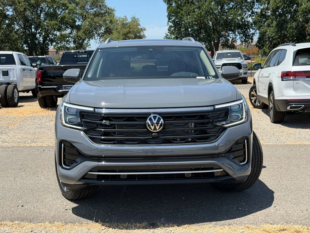 New 2026 Pure Gray Volkswagen 2.0T SEL Premium R-Line image 4