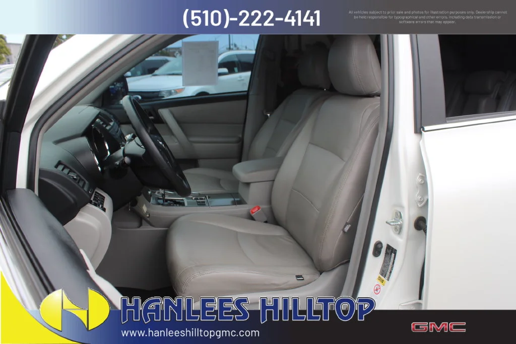 Used 2012 White Toyota Base image 12