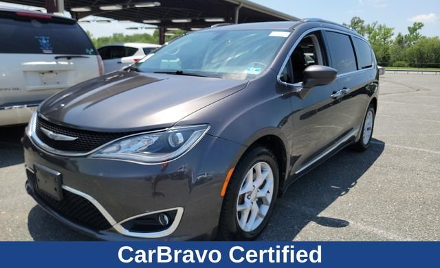 2018 Chrysler Pacifica Touring L's photo
