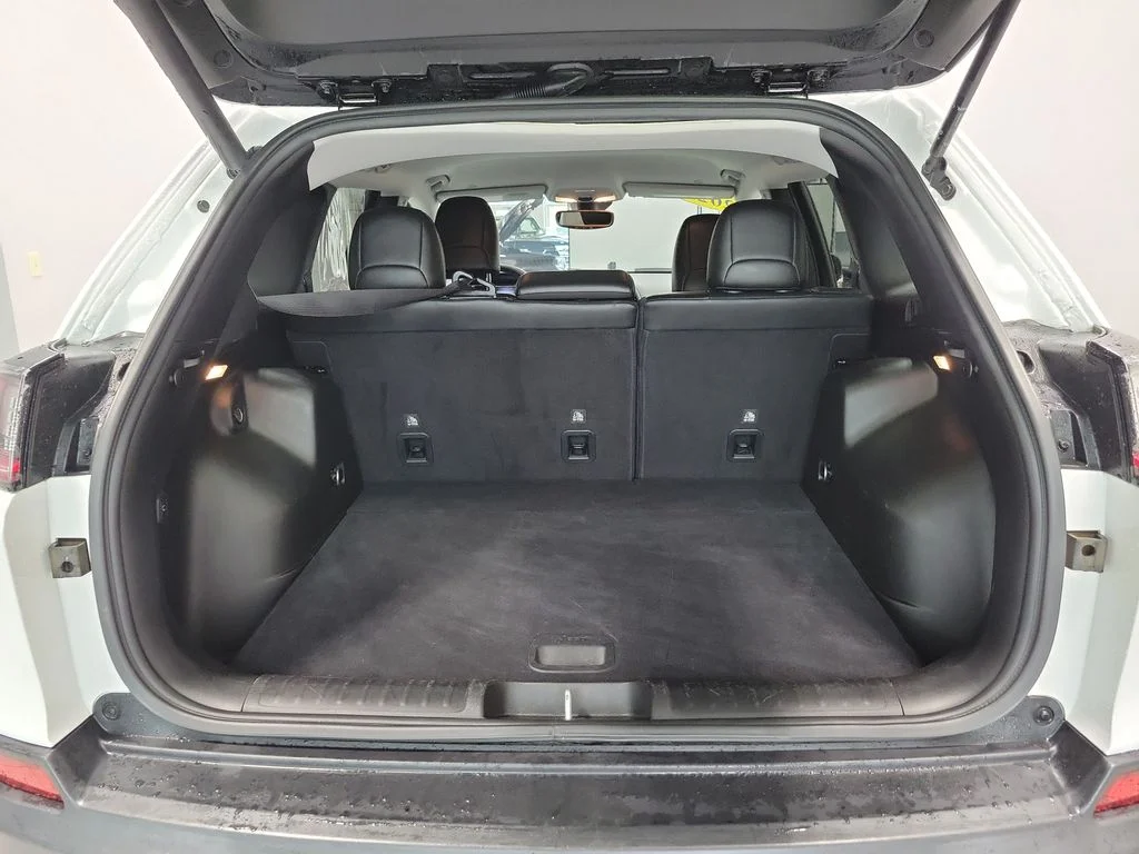 Used 2022 White Jeep Trailhawk image 12