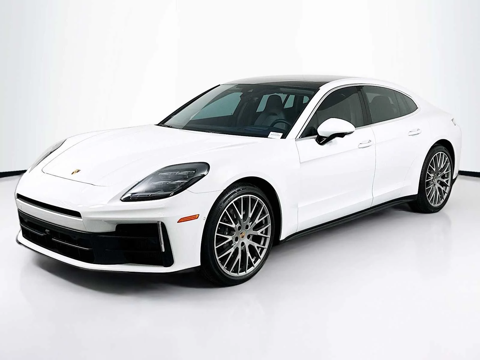 2024 Porsche Panamera 4's photo