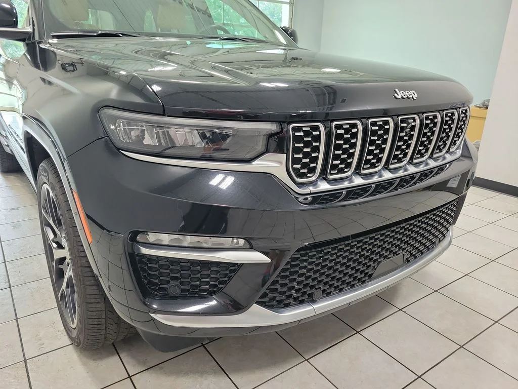 Used 2023 Black Jeep Summit Reserve image 23