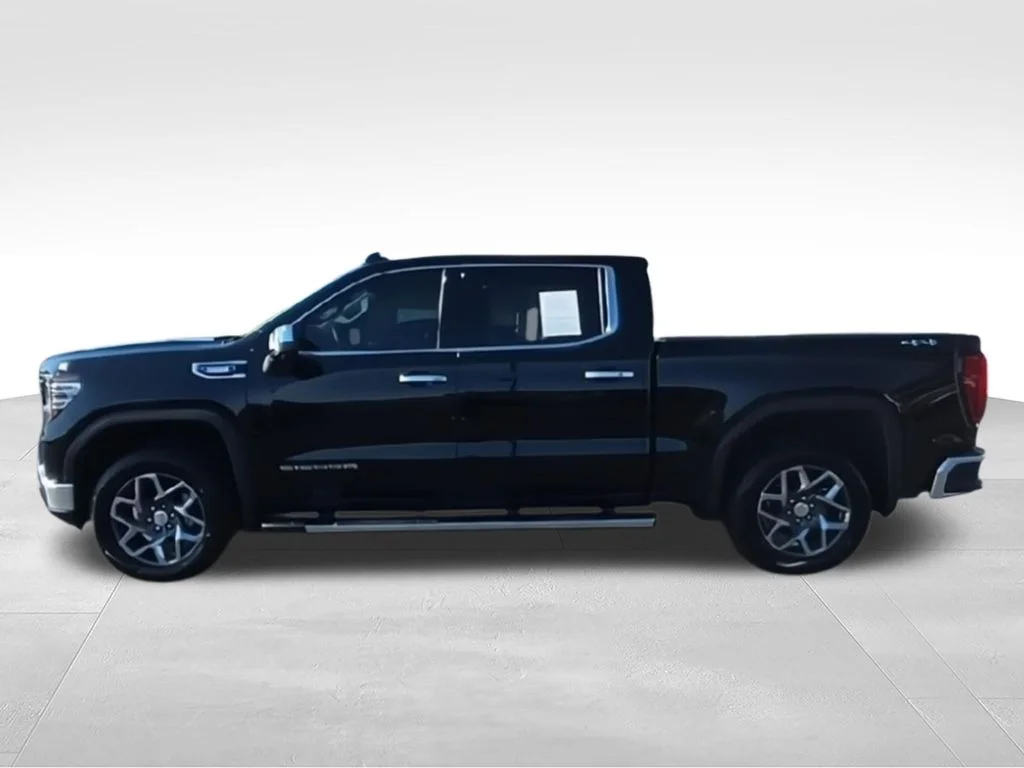 Used 2022 Black GMC SLT image 5