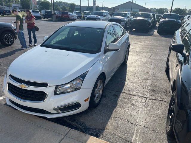 Used 2016 Chevrolet Cruze Limited 1LT with VIN 1G1PE5SB6G7122660 for sale in Crawfordsville, IN