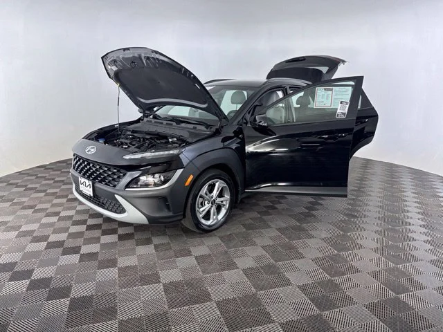 Used 2023 Black Hyundai SEL image 15