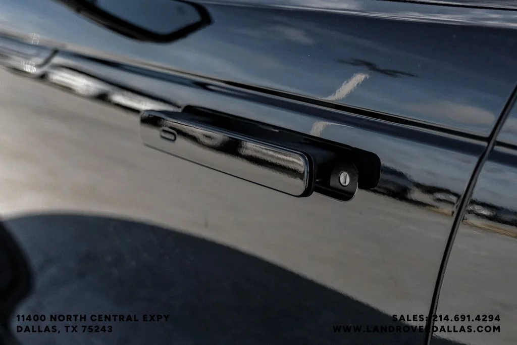 New 2026 Santorini Black Metallic Land Rover S image 38