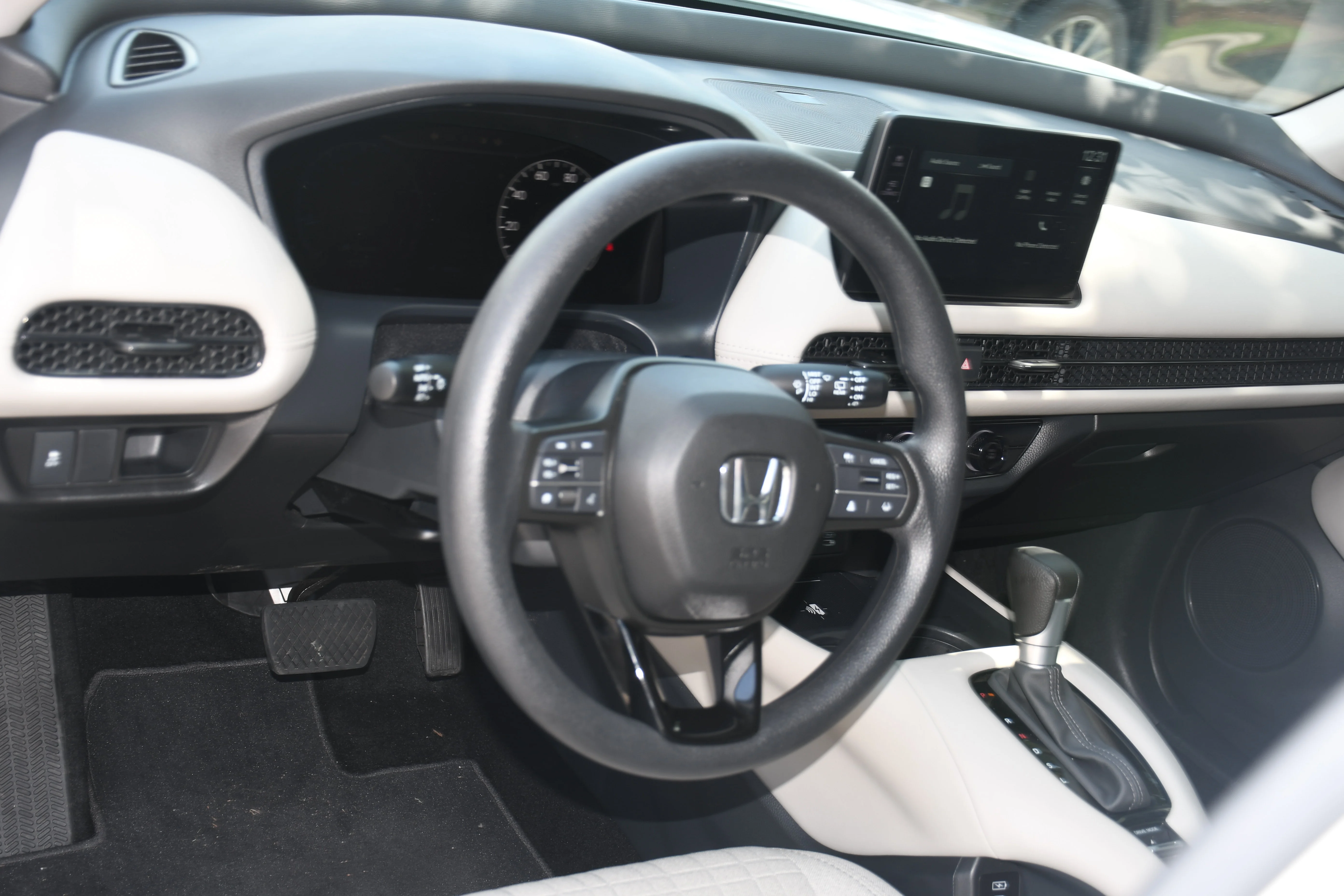 2026 Honda HR-V LX - Photo 8