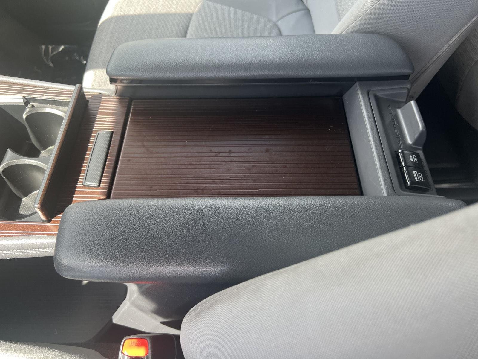 2021 Toyota Sienna LE - Photo 26
