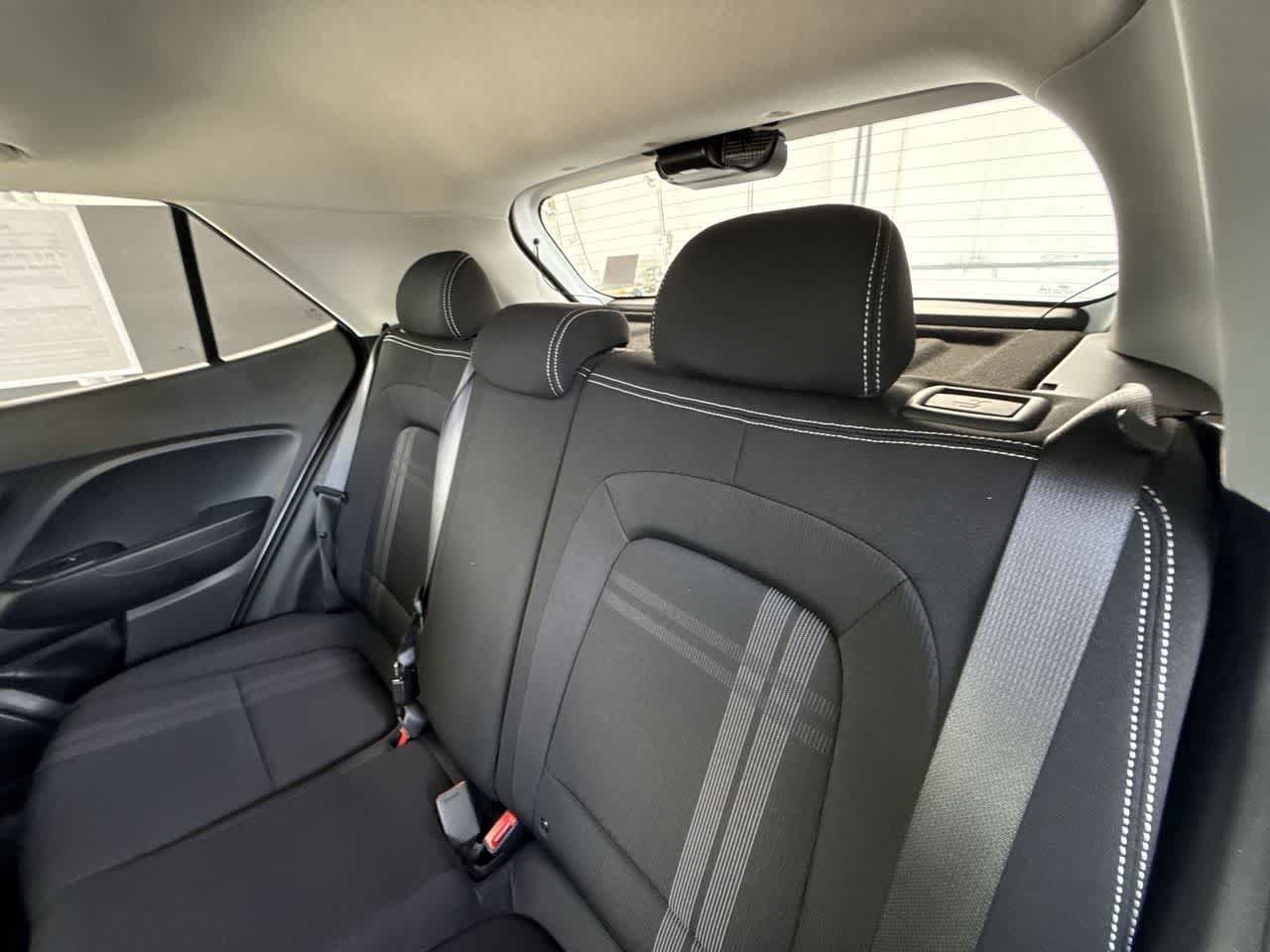 2025 Hyundai Venue SEL - Photo 22