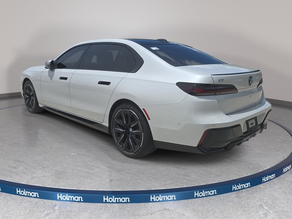 Certified Used 2023 Mineral White Metallic BMW xDrive60 image 7