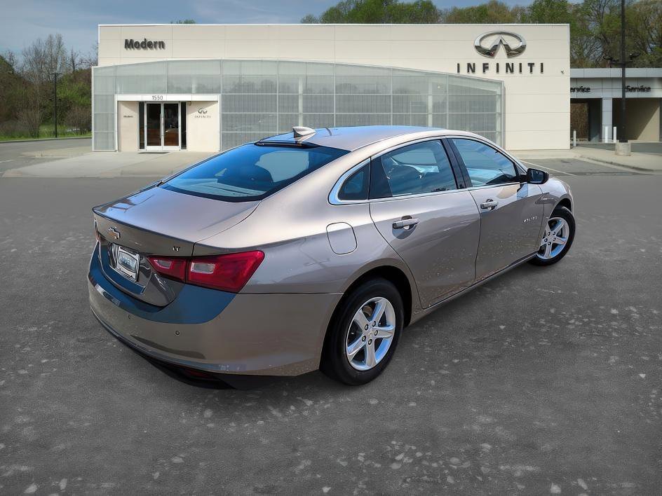 Used 2024 Mineral Gray Metallic Chevrolet LT image 4