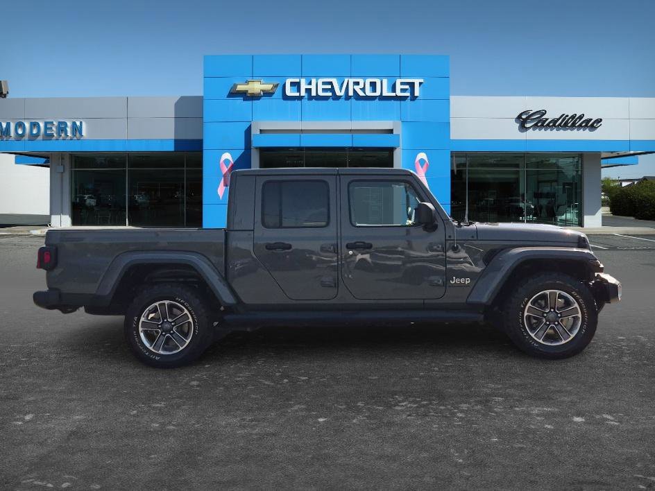 Used 2023 Gray Jeep Overland 4x4 image 6