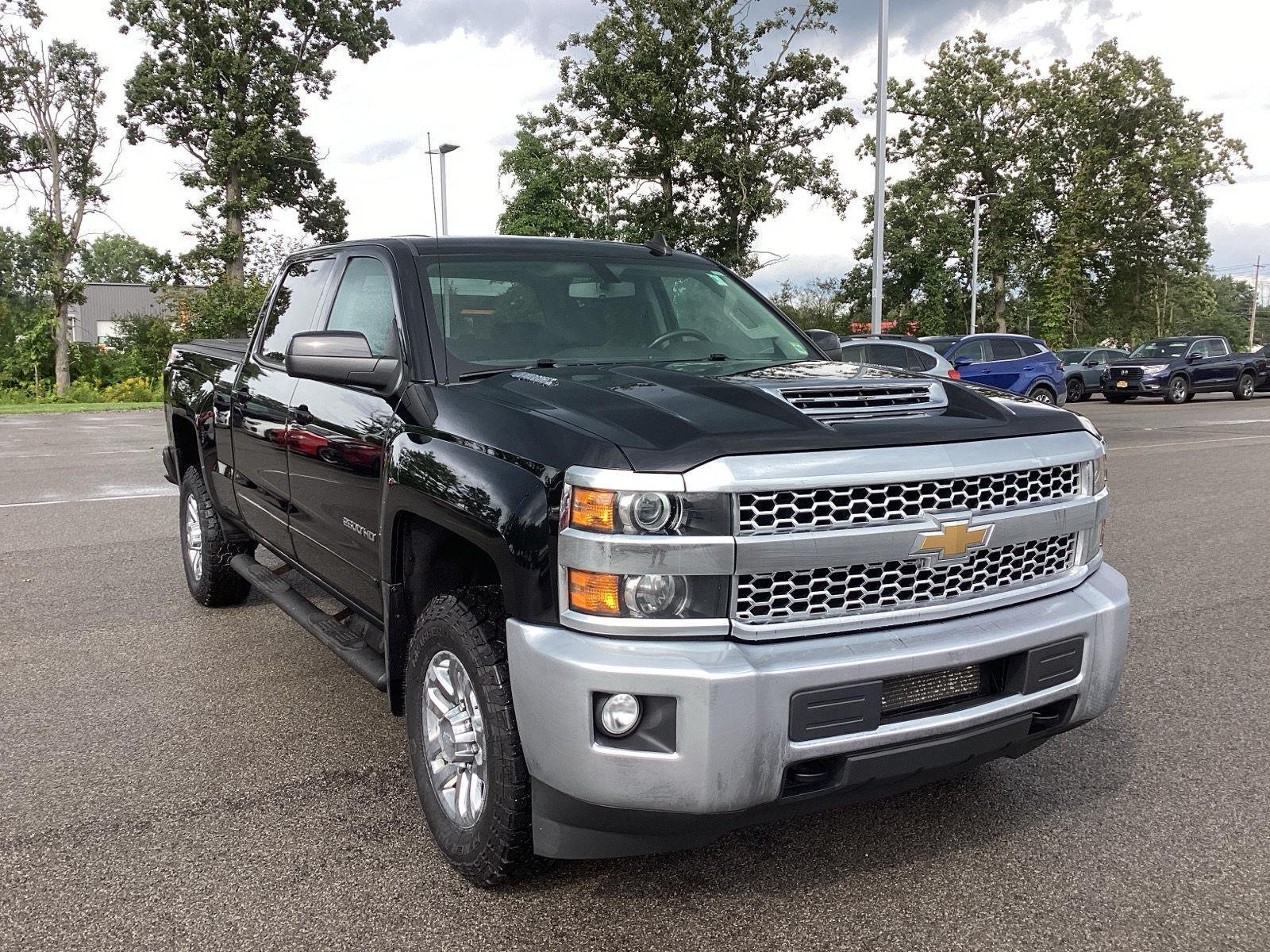 Used 2019 Black Chevrolet LT image 9
