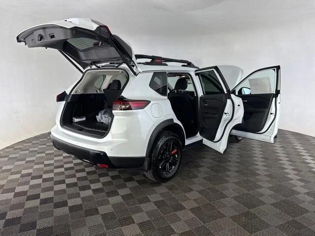 New 2026 Everest White Pearl TriCoat Nissan Rock Creek® image 14
