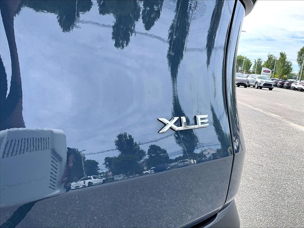 Used 2025 White Toyota XLE image 30