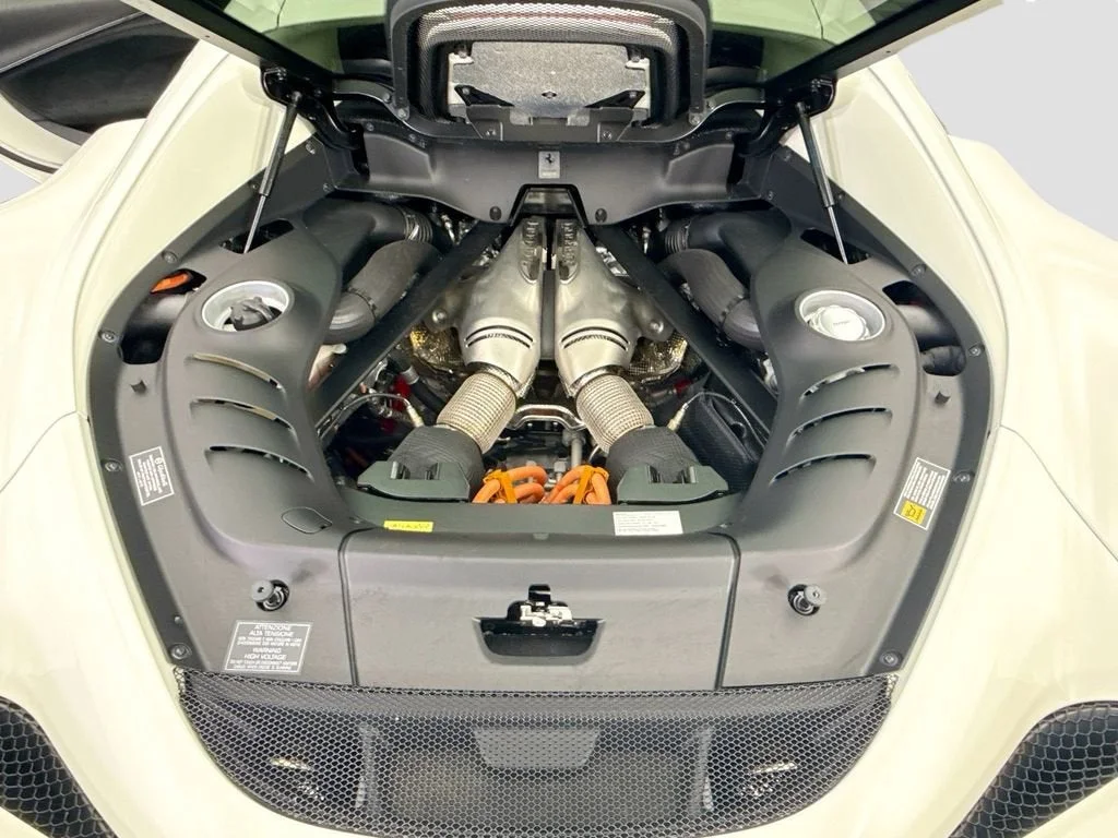 Used 2025 Bianco Avus Ferrari  image 23