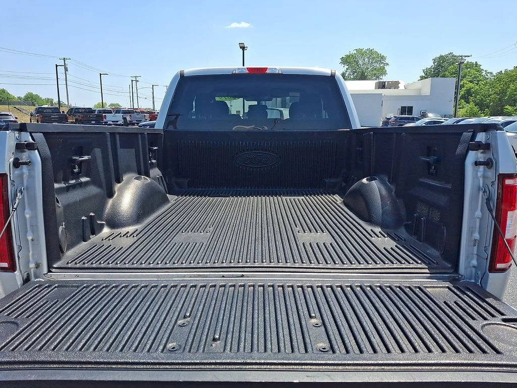 Used 2019 Silver Ford XLT image 28