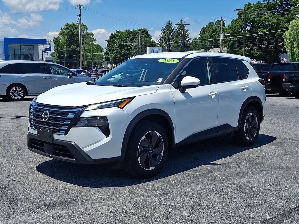 Used 2025 White Nissan SV image 3