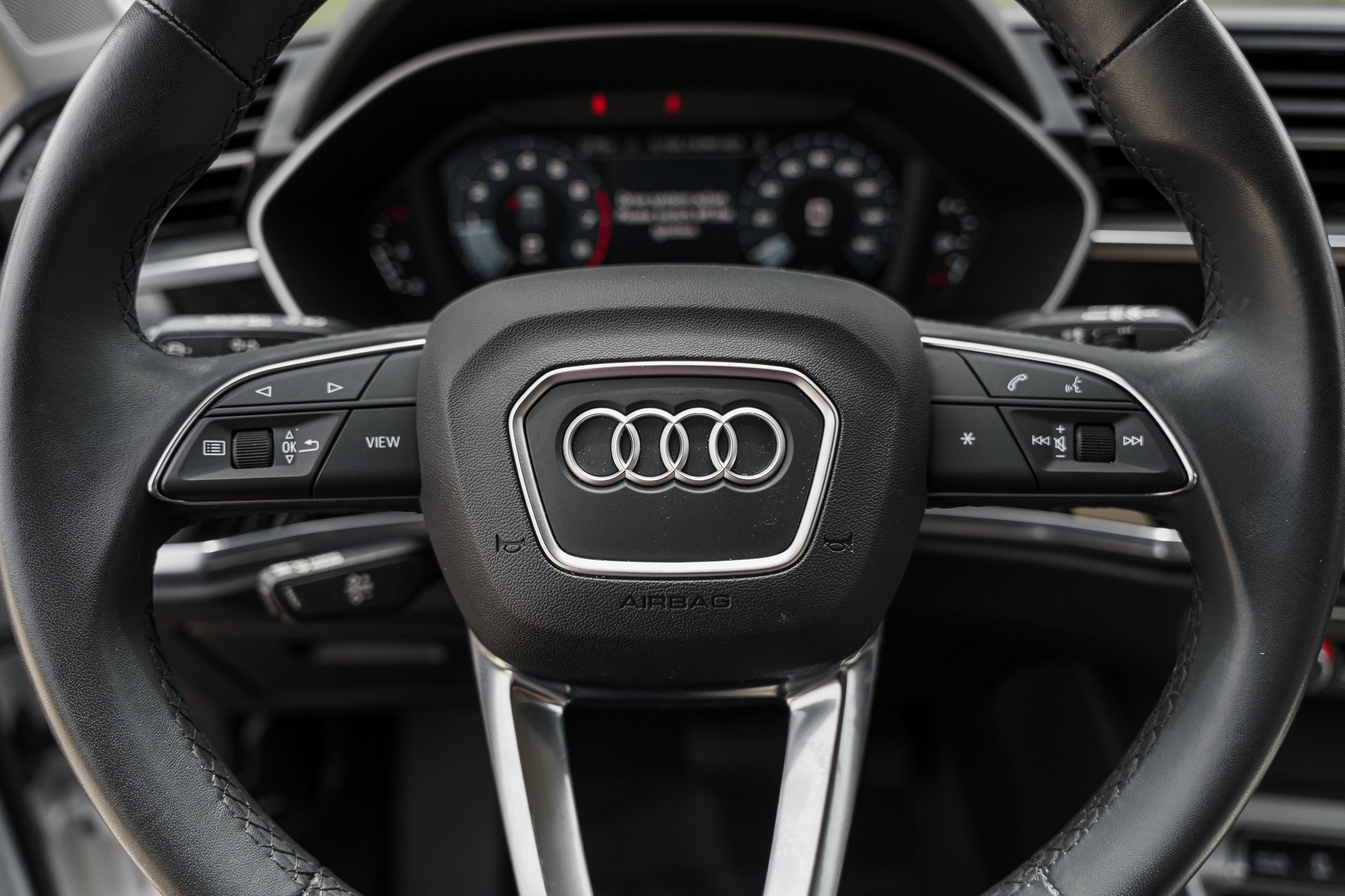 Used 2023 Ibis White Audi Premium image 15