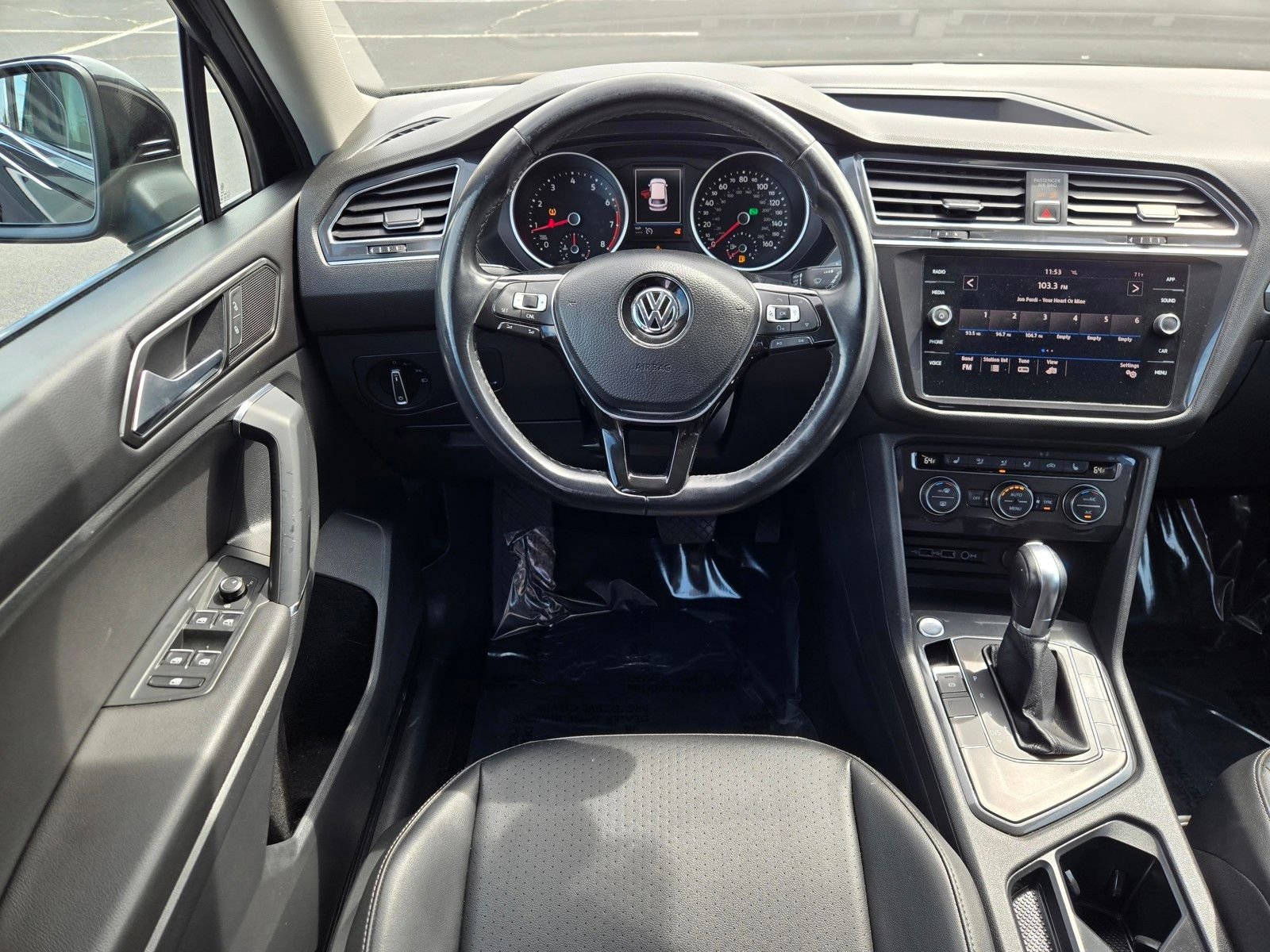 2018 Volkswagen Tiguan 2.0T SEL photo 4