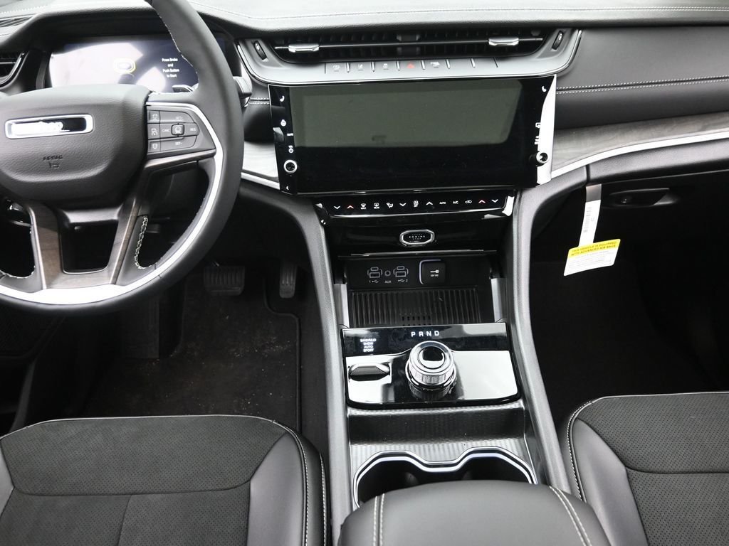 2026 Jeep Grand Cherokee Laredo - Photo 15