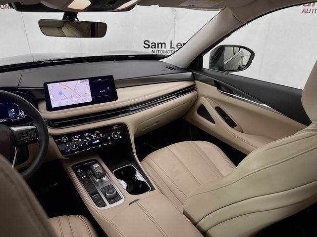 Used 2023 Mineral INFINITI LUXE image 24