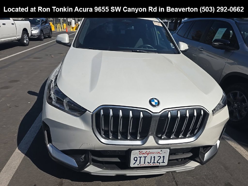 Used 2025 Mineral White Metallic BMW xDrive28i image 4