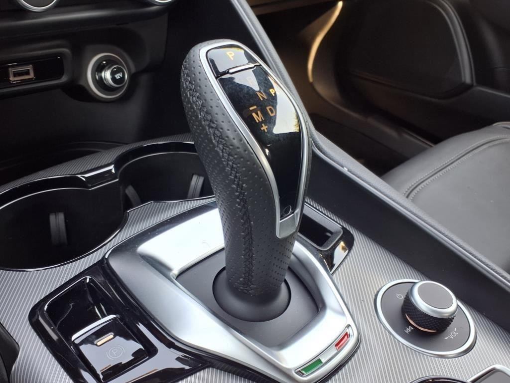 2025 Alfa Romeo Giulia Base - Photo 14