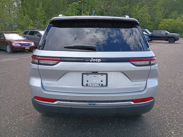 Used 2025 Silver Jeep Laredo X image 6