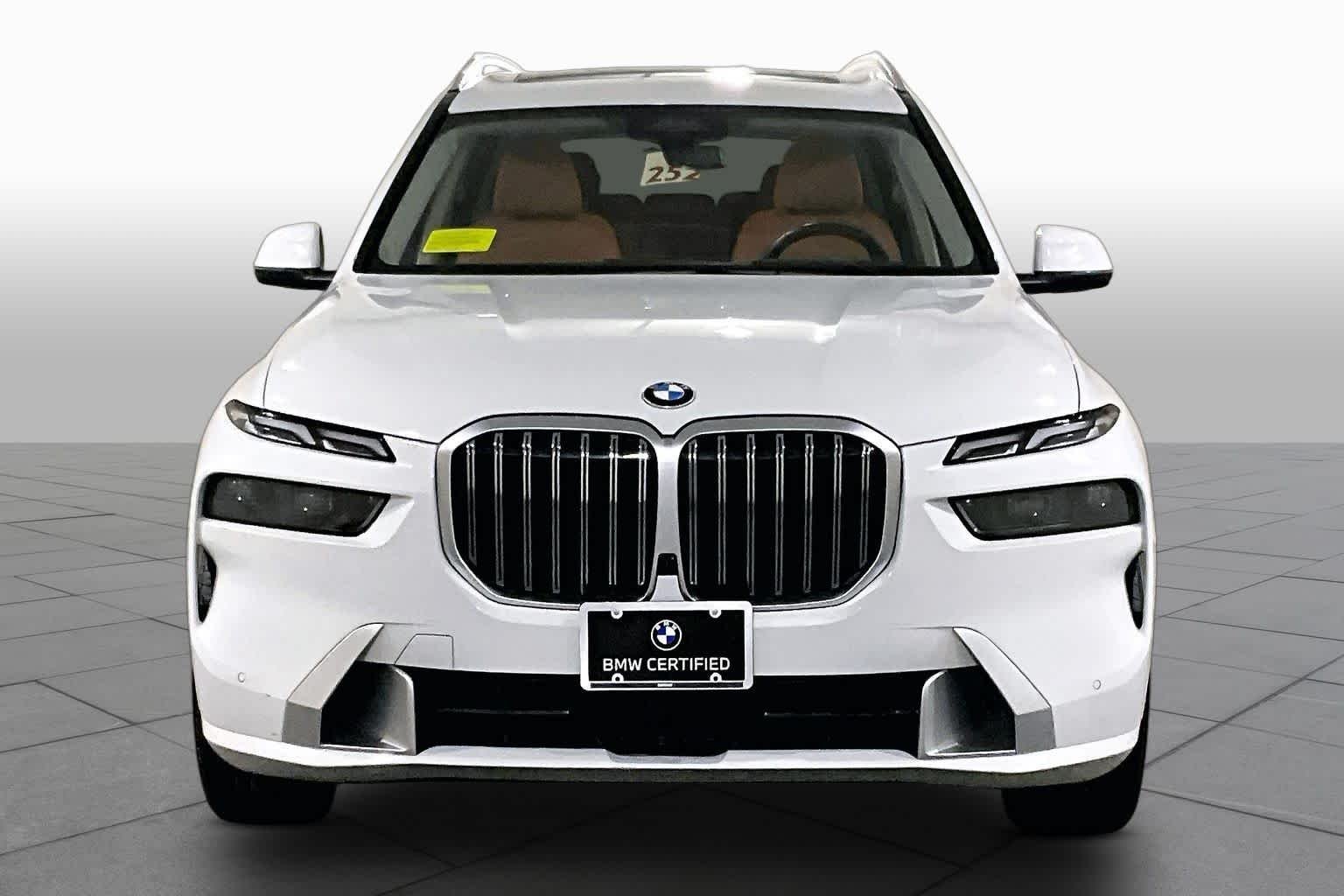 Certified Used 2023 Alpine White BMW xDrive40i image 3