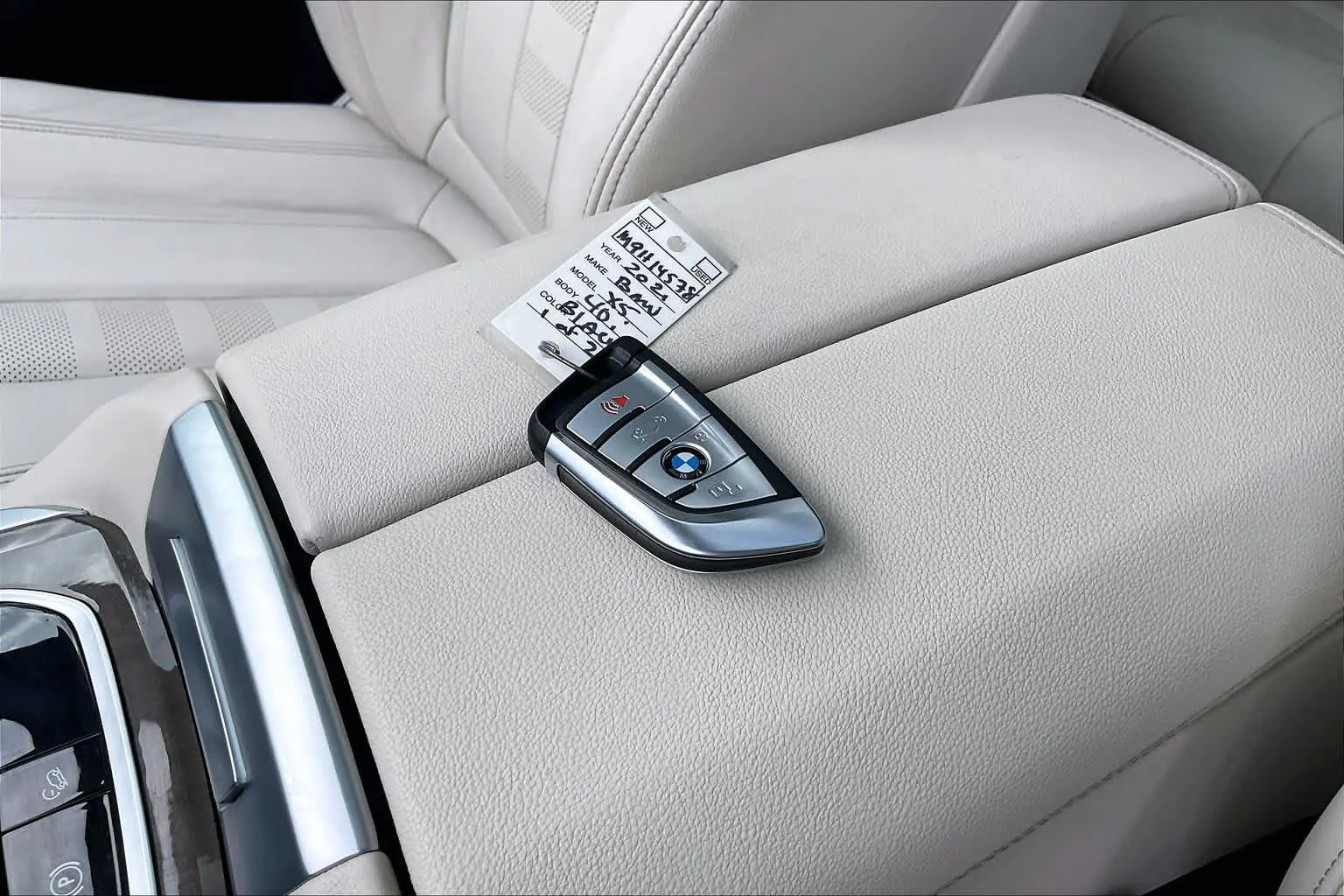 Used 2021 Black Sapphire Metallic BMW xDrive40i image 14
