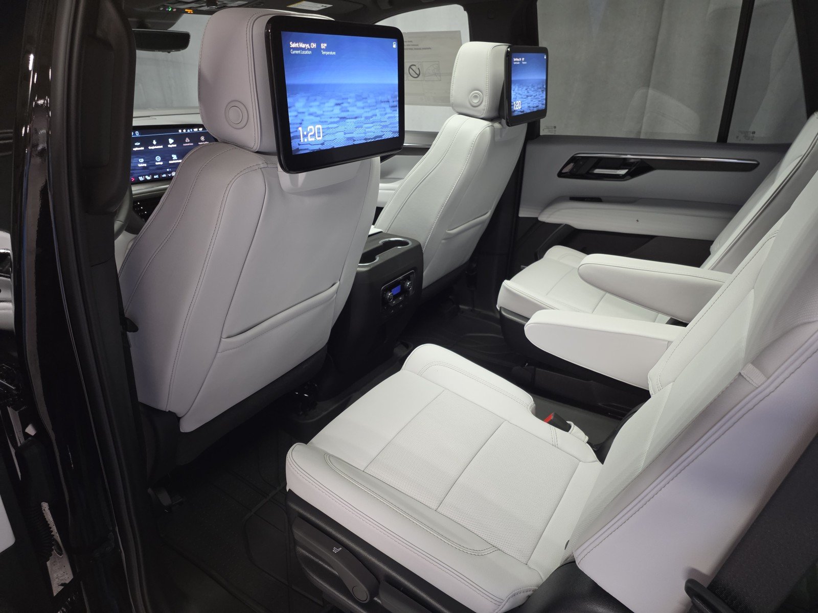 2027 Chevrolet Tahoe Premier - Photo 7