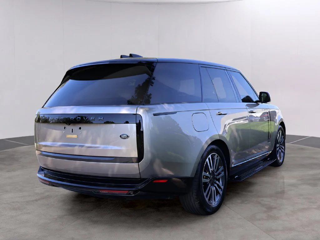 Used 2023 Batumi Gold Premium Metallic Land Rover SE image 4