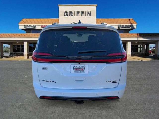 2026 Chrysler Pacifica Limited - Photo 8