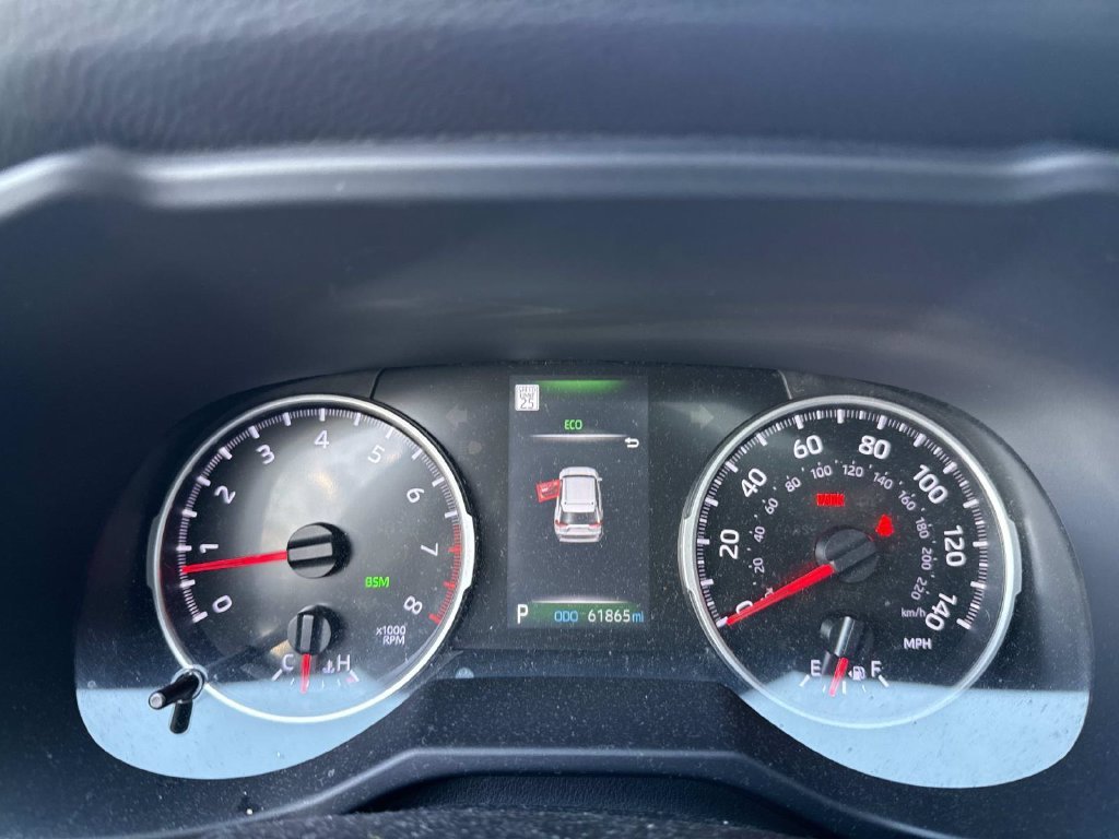 Used 2021  Toyota XLE image 38