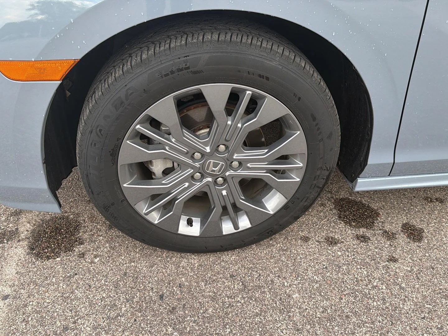 Used 2025 Sonic Gray Pearl Honda Touring image 7