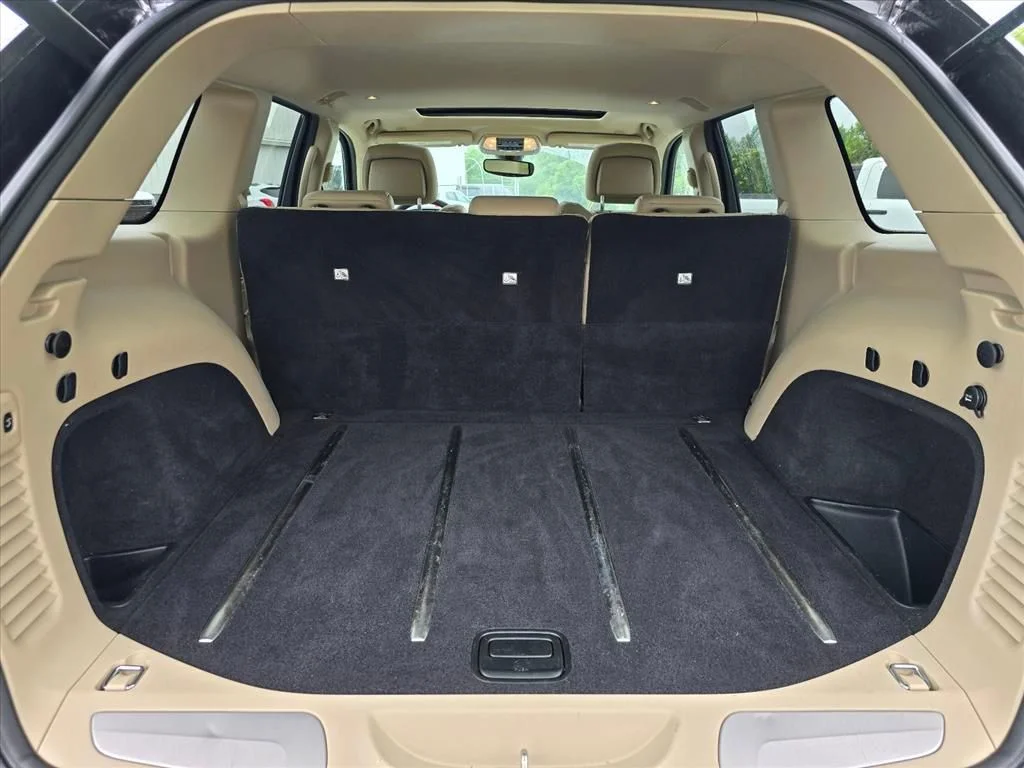 Used 2017 Gray Jeep Limited image 26
