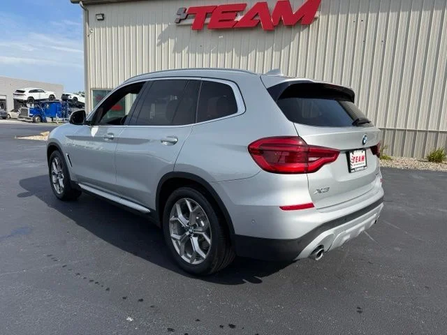 Used 2021 Silver BMW xDrive30i image 5