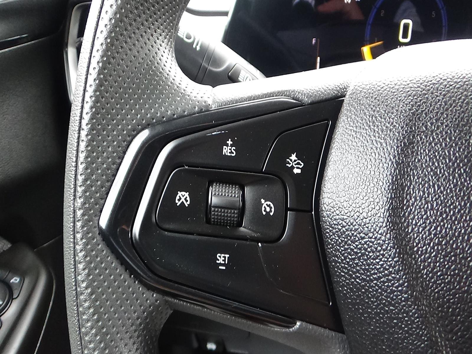 Used 2025 Sterling Gray Metallic (gzb) Chevrolet LT image 21