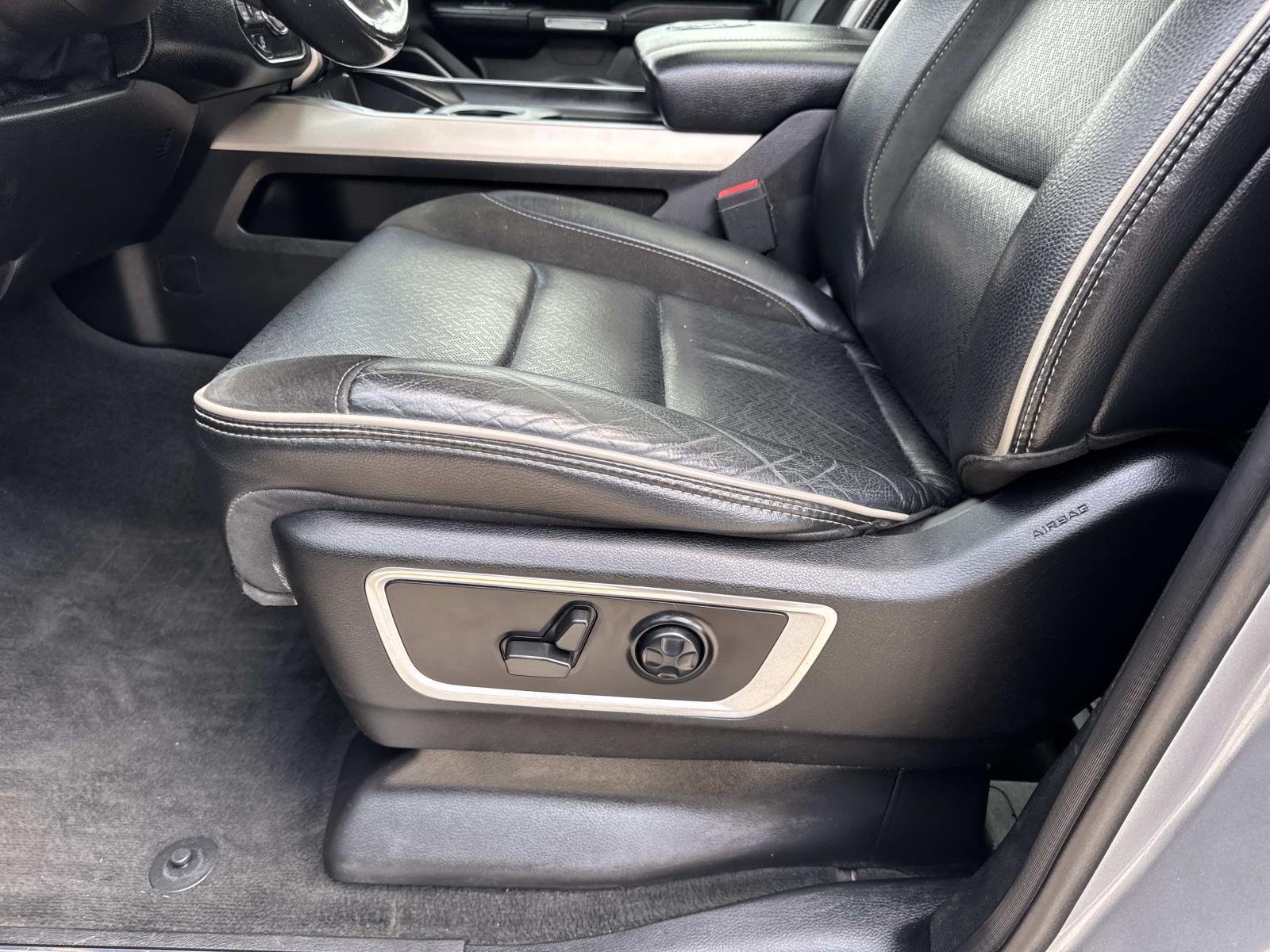 Used 2021 Billet Silver Metallic Clearcoat Ram Laramie image 17