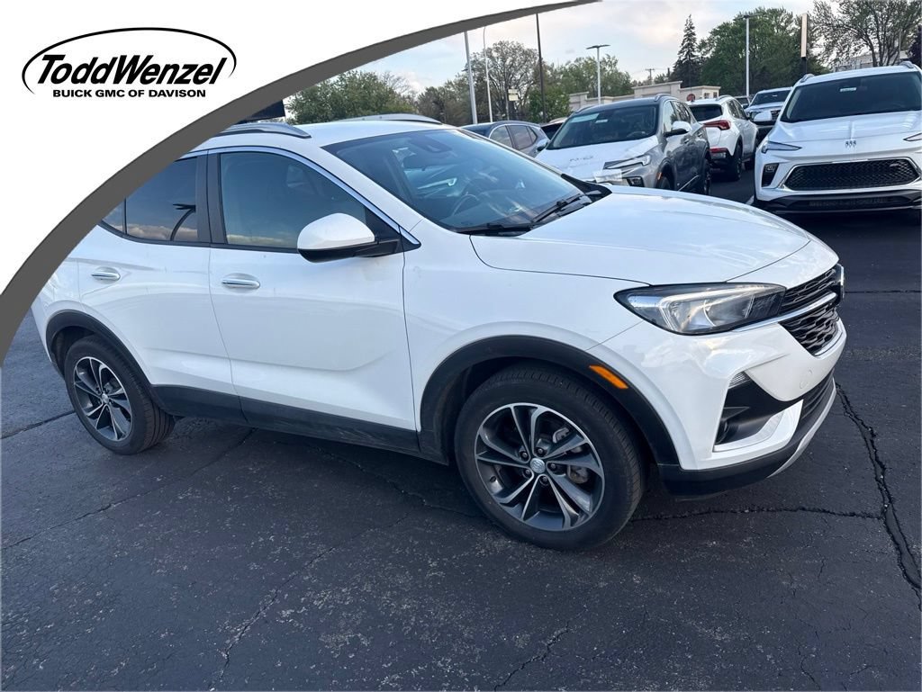 Used 2023 Summit White Buick Select image 1