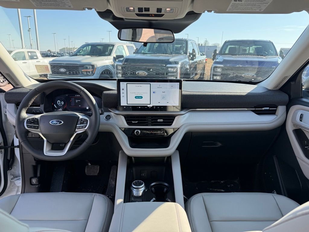 New 2026 Star White Metallic Tri-Coat Ford Active image 12