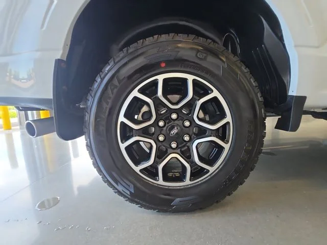 Certified Used 2023 Oxford White Ford XLT image 28