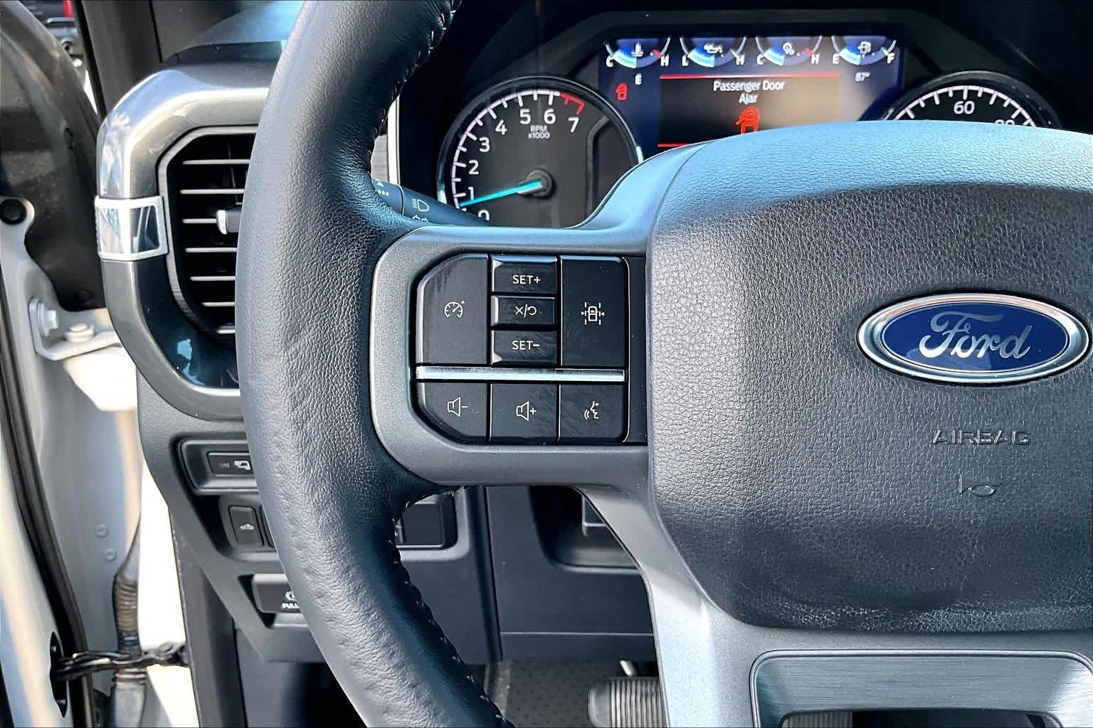 Used 2022 Oxford White Ford XLT image 26