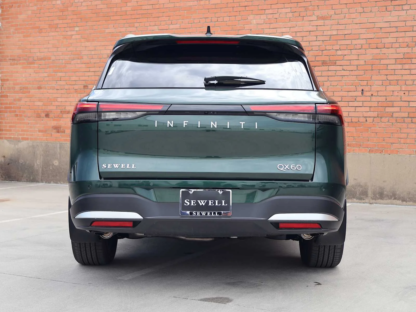 New 2027 DEEP EMERALD INFINITI Luxe FWD image 5