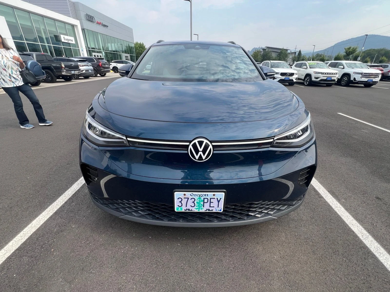 Used 2023  Volkswagen Pro image 1