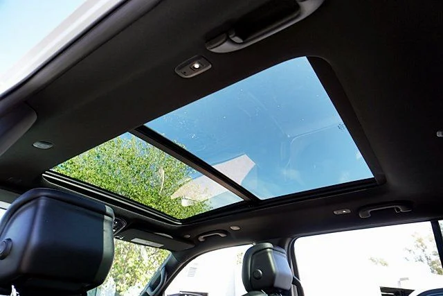 New 2026 Bright White Clear-Coat Exterior Paint Jeep Limited Altitude image 20